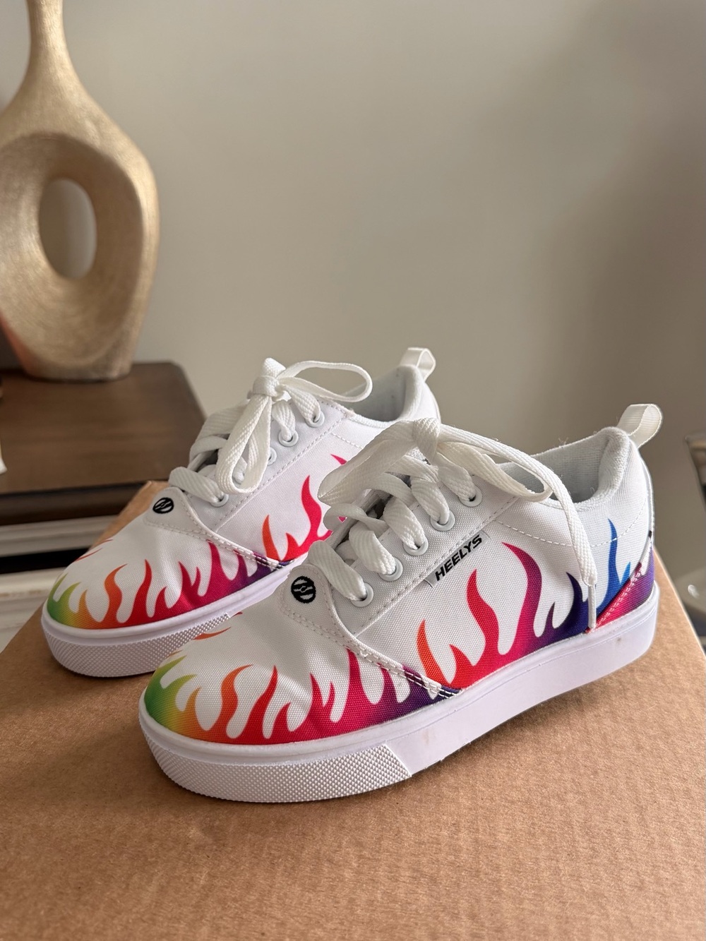 Heelys White Kids Sneakers with Rainbow Flame Design, size Youth 2